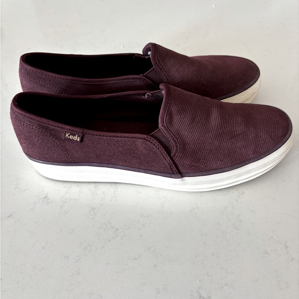 Keds  size 9 maroon sneaker loafers